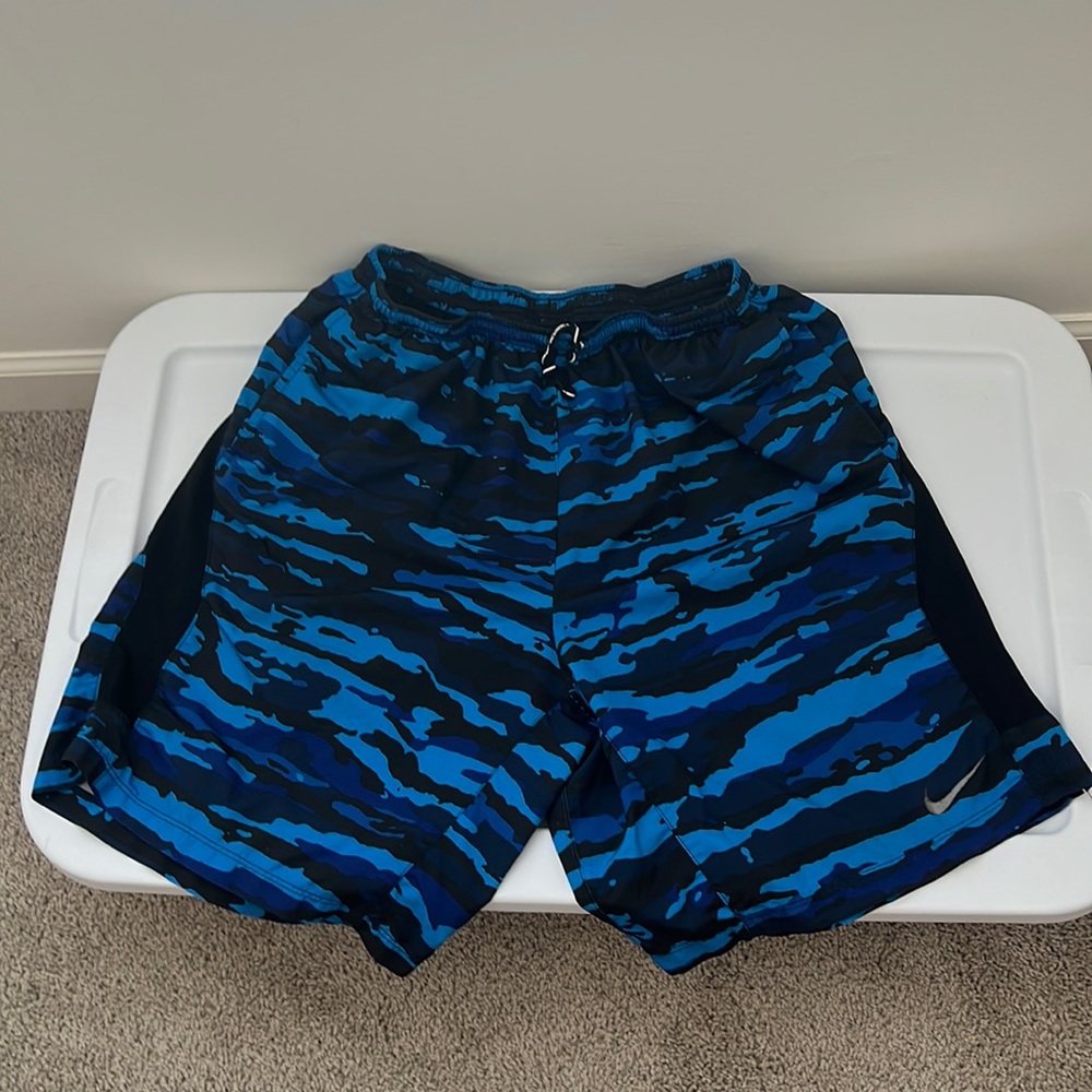 Nike dri-fit shorts blue men’s large